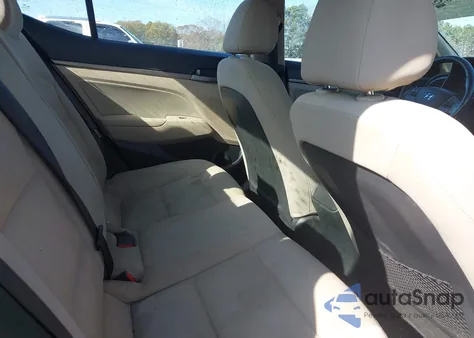 2017 Hyundai Elantra Se z USA, uszkodzony, nr VIN 5NPD84LFXHH116791